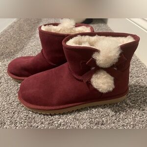 Koolaburra by UGG. Size 7. Cranberry color low boot.